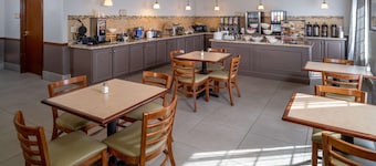 Country Inn & Suites by Radisson, Charleston South, WV