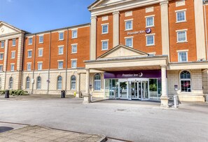 Exterior - Premier Inn Manchester Trafford Centre Wst (Manchester)