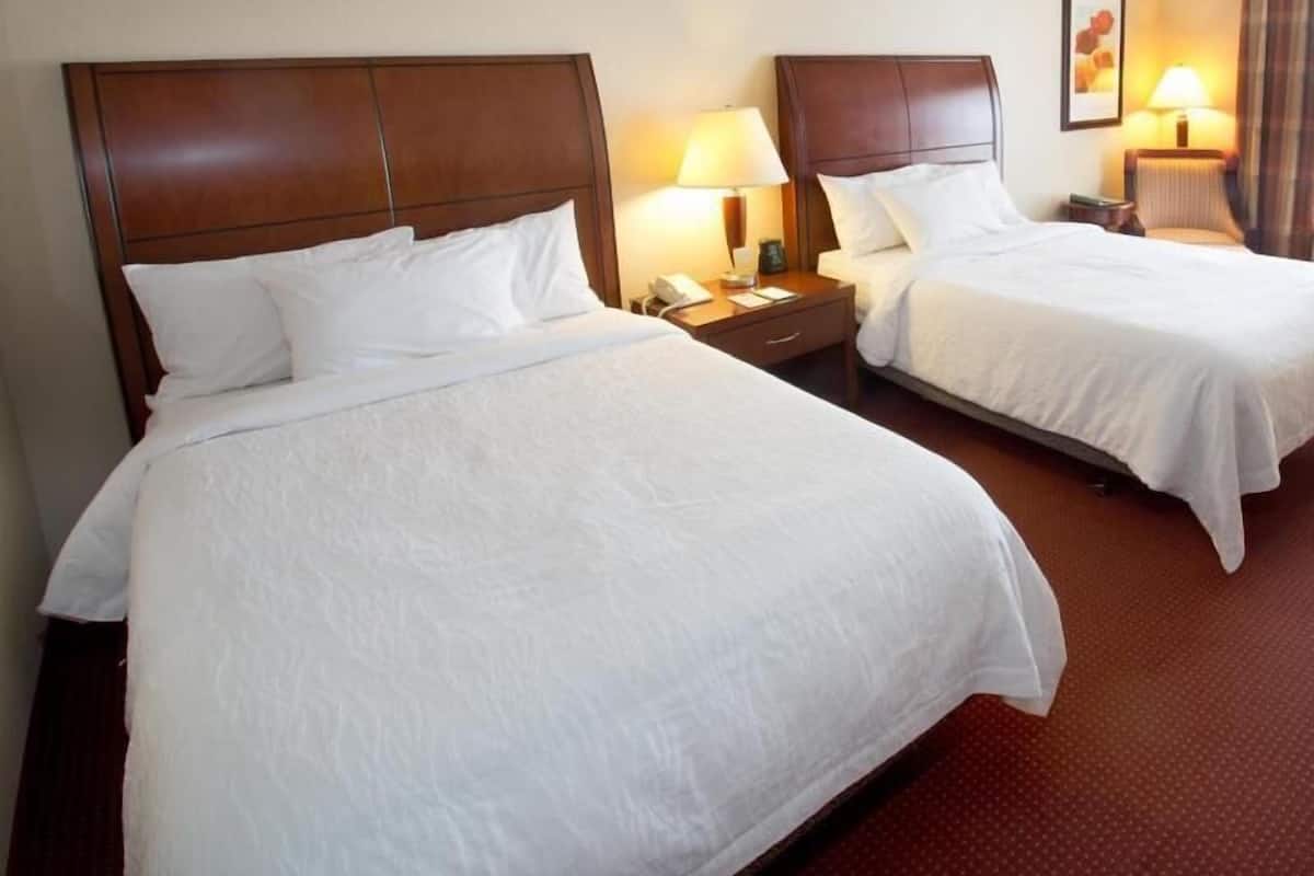 Premium bedding, in-room safe, laptop workspace, iron/ironing board