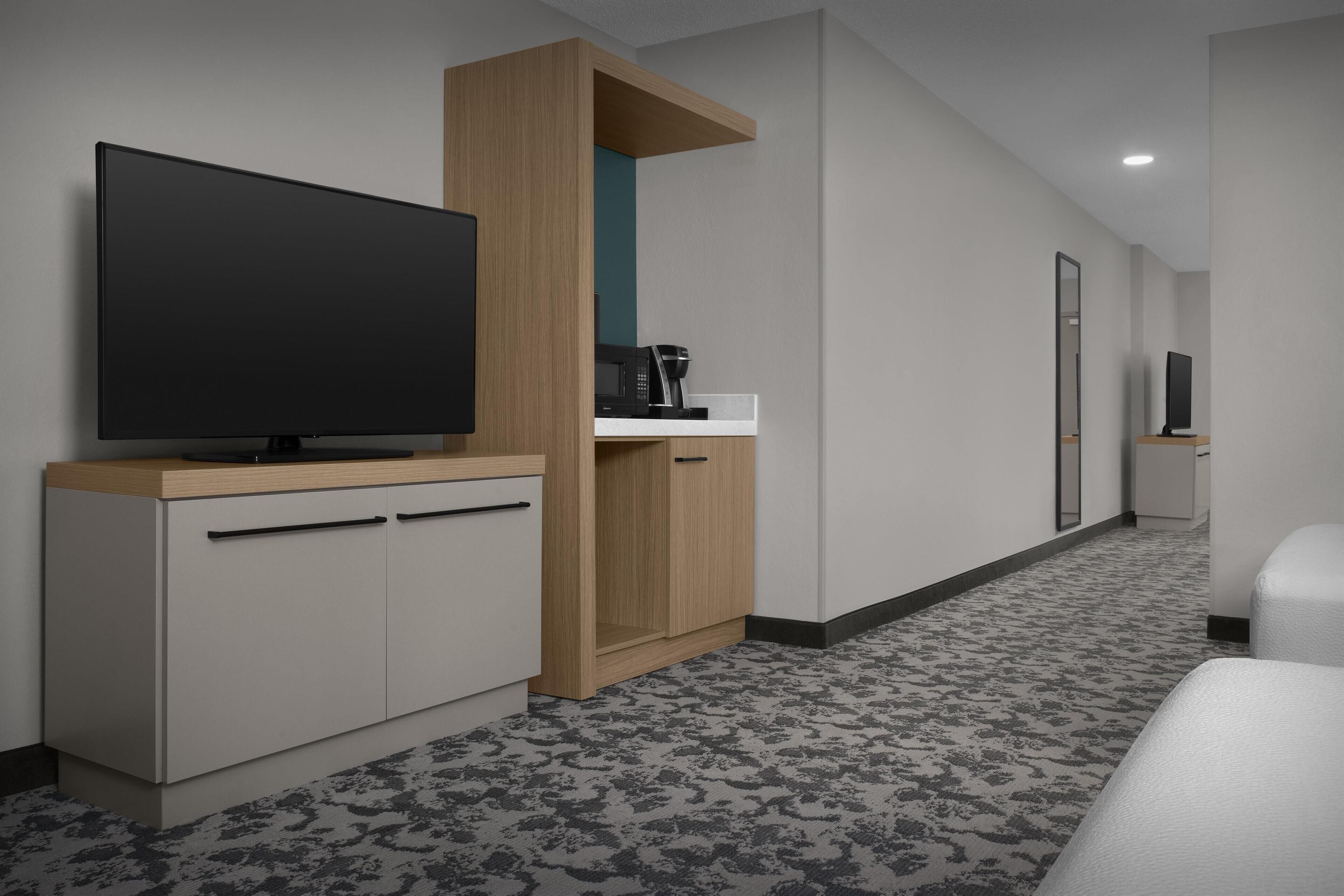 suite, accessible | 1 bedroom, desk, blackout curtains, iron/ironing board