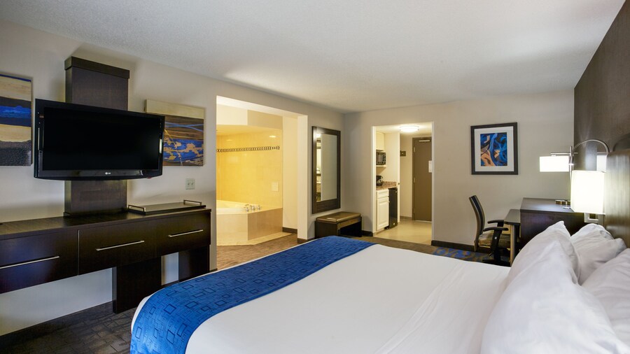 Holiday Inn Express Hotel & Suites Meadowlands Area by IHG