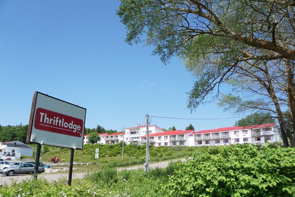 Front of property - Thriftlodge Cape Breton (Port Hastings)