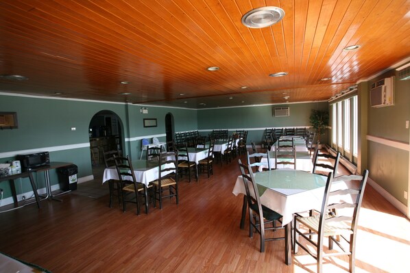 Petit déjeuner continental compris tous les jours