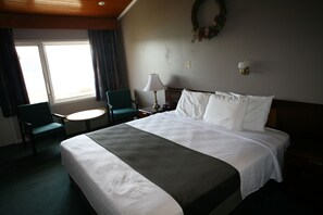 Blackout drapes, iron/ironing board, rollaway beds, free WiFi - Thriftlodge Cape Breton (Port Hastings)