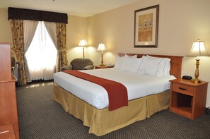 In-room safe, desk, iron/ironing board, free WiFi - Holiday Inn Express Las Vegas-Nellis by IHG (Las Vegas)