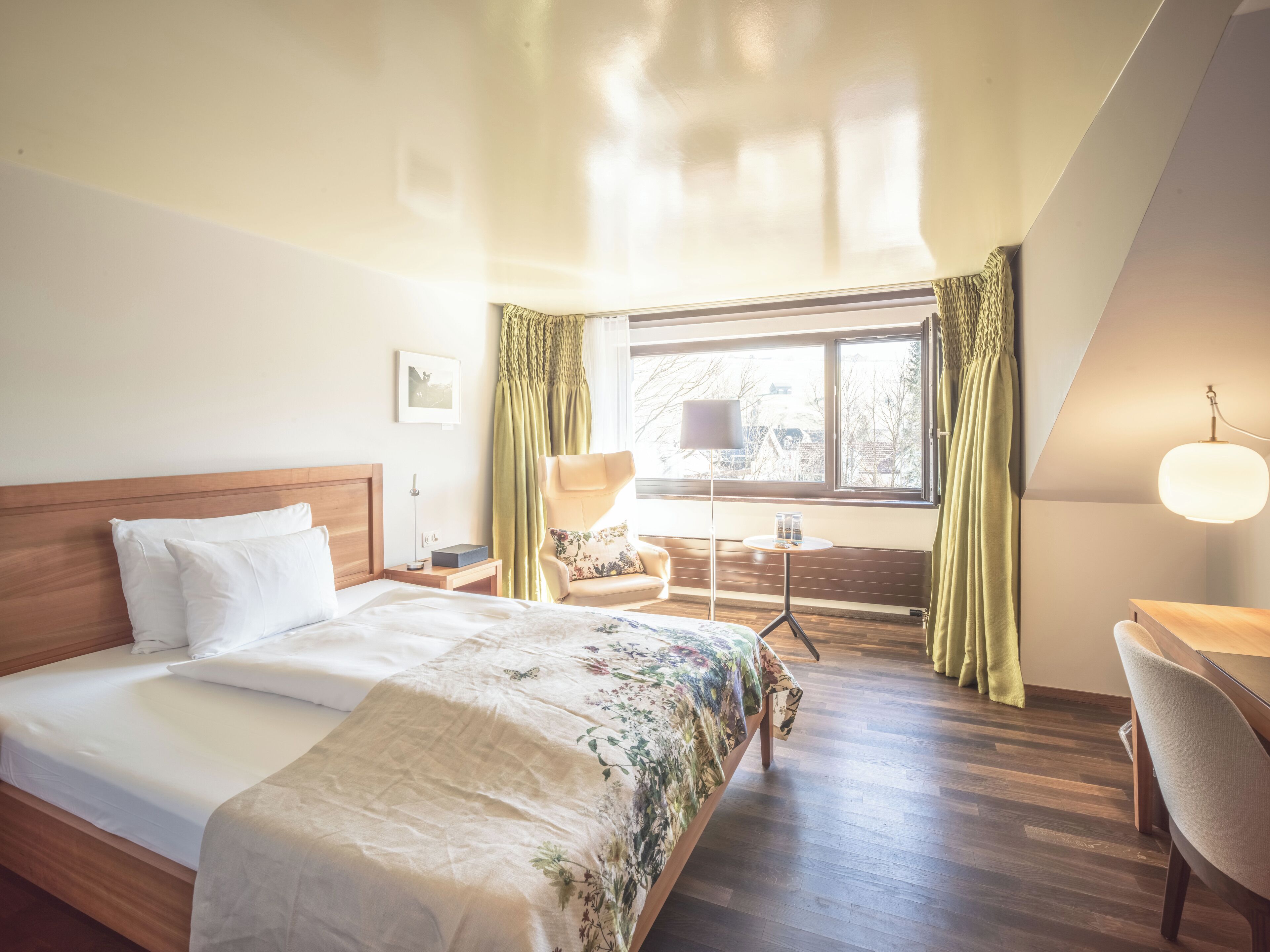 Standard Zimmer ohne Balkon | 低過敏寢具、客房內保險箱、書桌、筆電工作空間