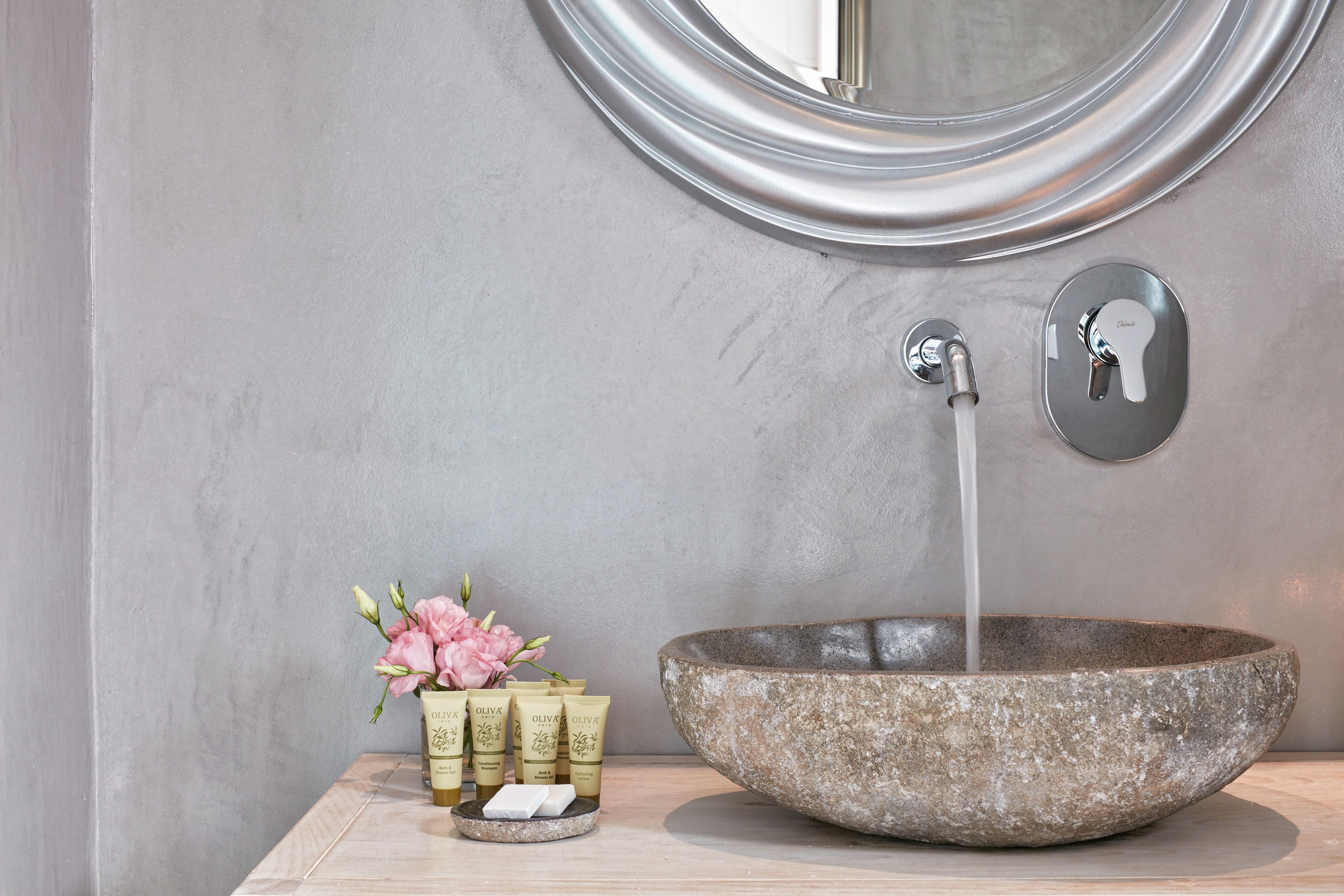 economy double room | bathroom amenities | shower, hair dryer, towels, soap