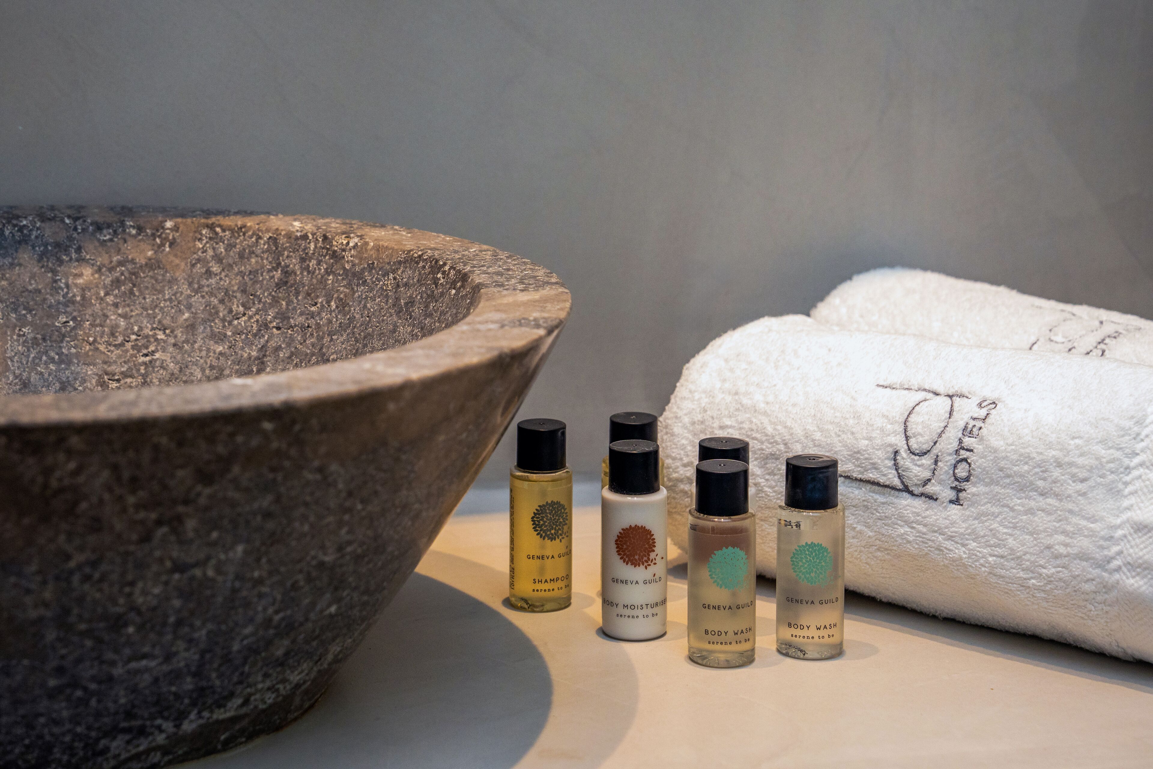 junior suite | in-room safe, free wifi, bed sheets, alarm clocks