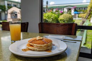Desayuno buffet incluido todos los días 