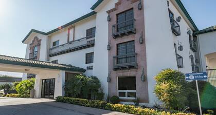Quinta Dorada Hotel and Suites