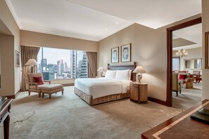 이그제큐티브 스위트, 킹사이즈침대 1개, 이그제큐티브층 (JW Marriott Suite - High Floor) | 고급 침구, 오리/거위털 이불, 무료 미니바 품목, 객실 내 금고