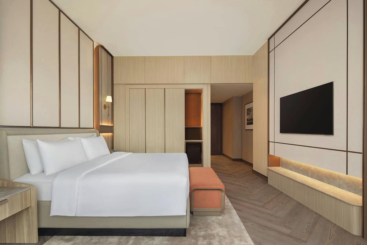 Premier Room, 1 King Bed, Non Smoking