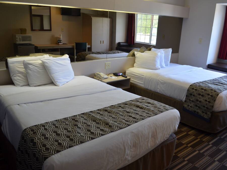 Schreibtisch, kostenloses WLAN, Bettwäsche