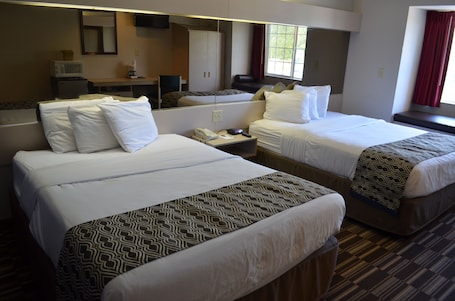 Desk, free WiFi, bed sheets. Stay Express Inn & Suites Atlanta
