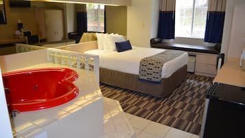 Suite, 1 cama de matrimonio (Jacuzzi) | Servicio de la habitación