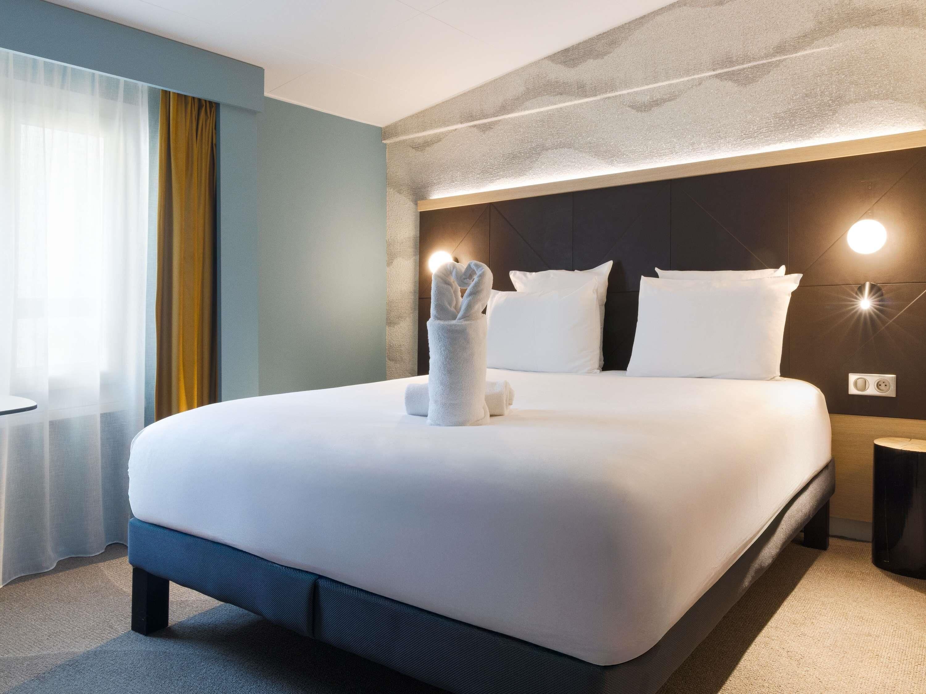 Habitación clásica, 1 cama doble | 1 dormitorio, caja fuerte, decoración individual y mobiliario individual