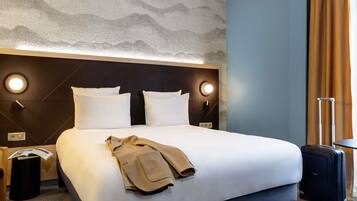 1 bedroom, in-room safe, individually decorated, individually furnished