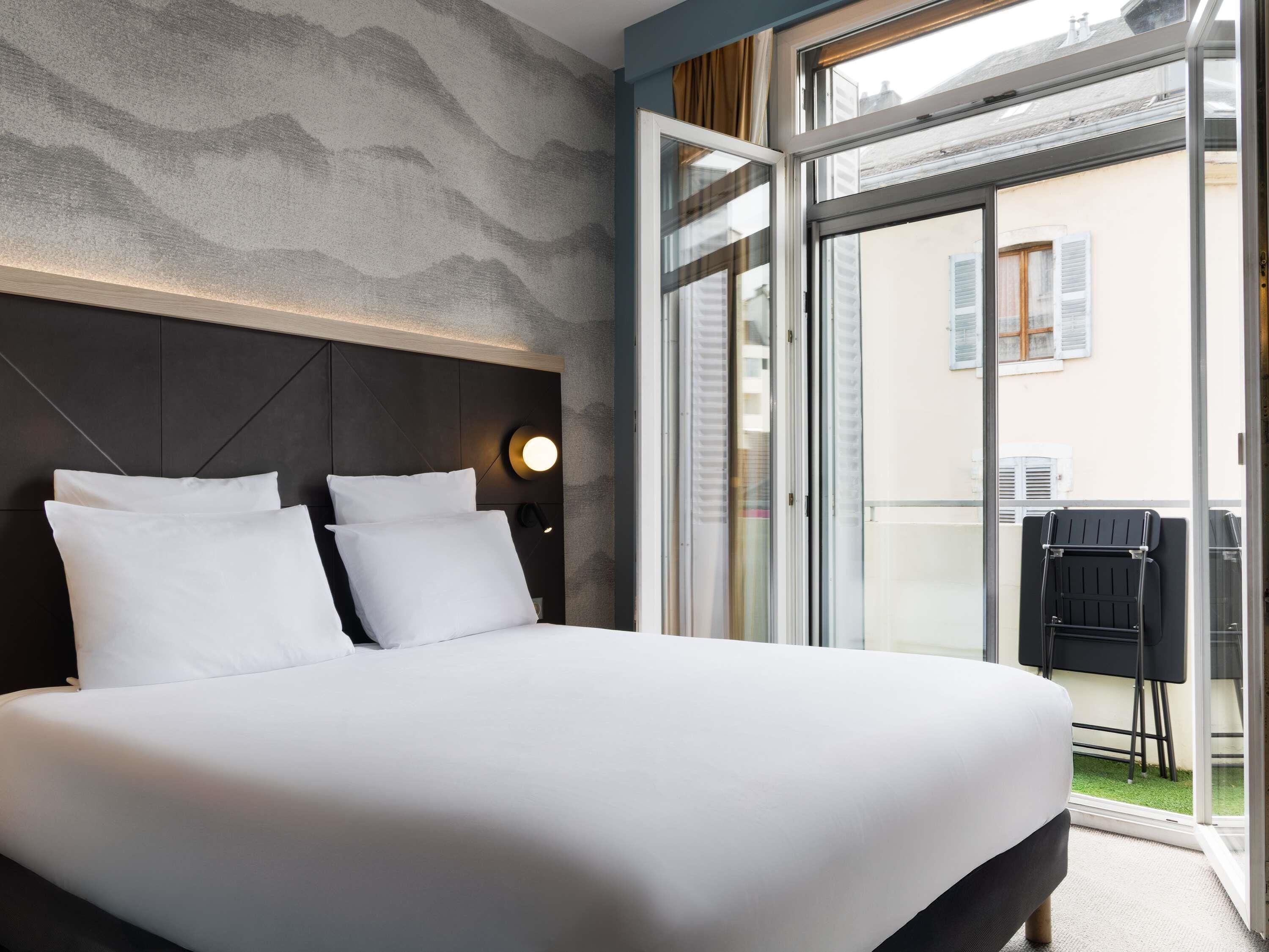 Chambre Supérieure, 1 lit double, balcon