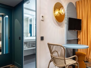 Superior Room, 2 Twin Beds | 1 bedroom, in-room safe, individually decorated, individually furnished - Mercure Annecy Centre (Annecy)