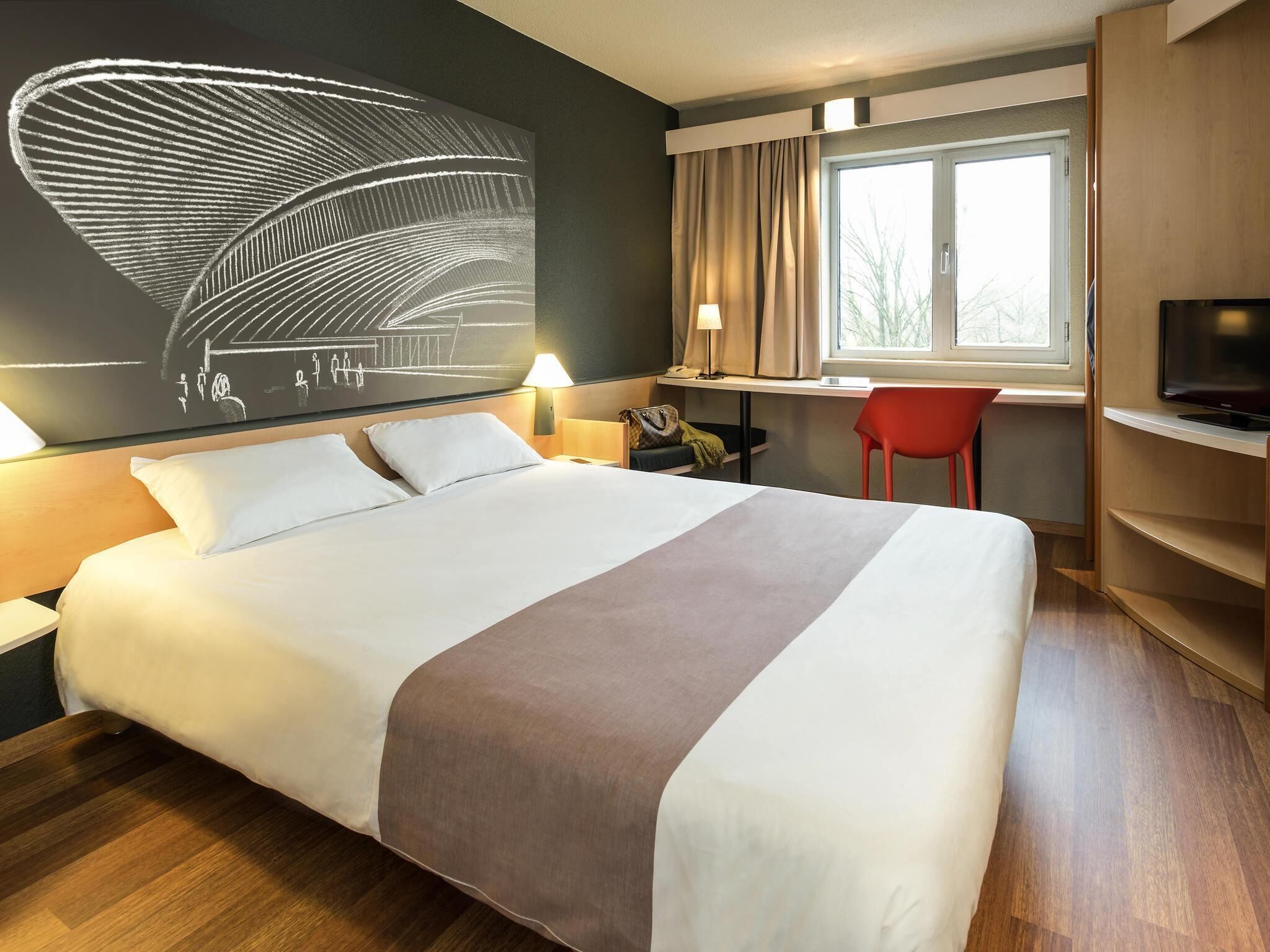 Room, 1 Double Bed | Desk, soundproofing, iron/ironing board, free WiFi