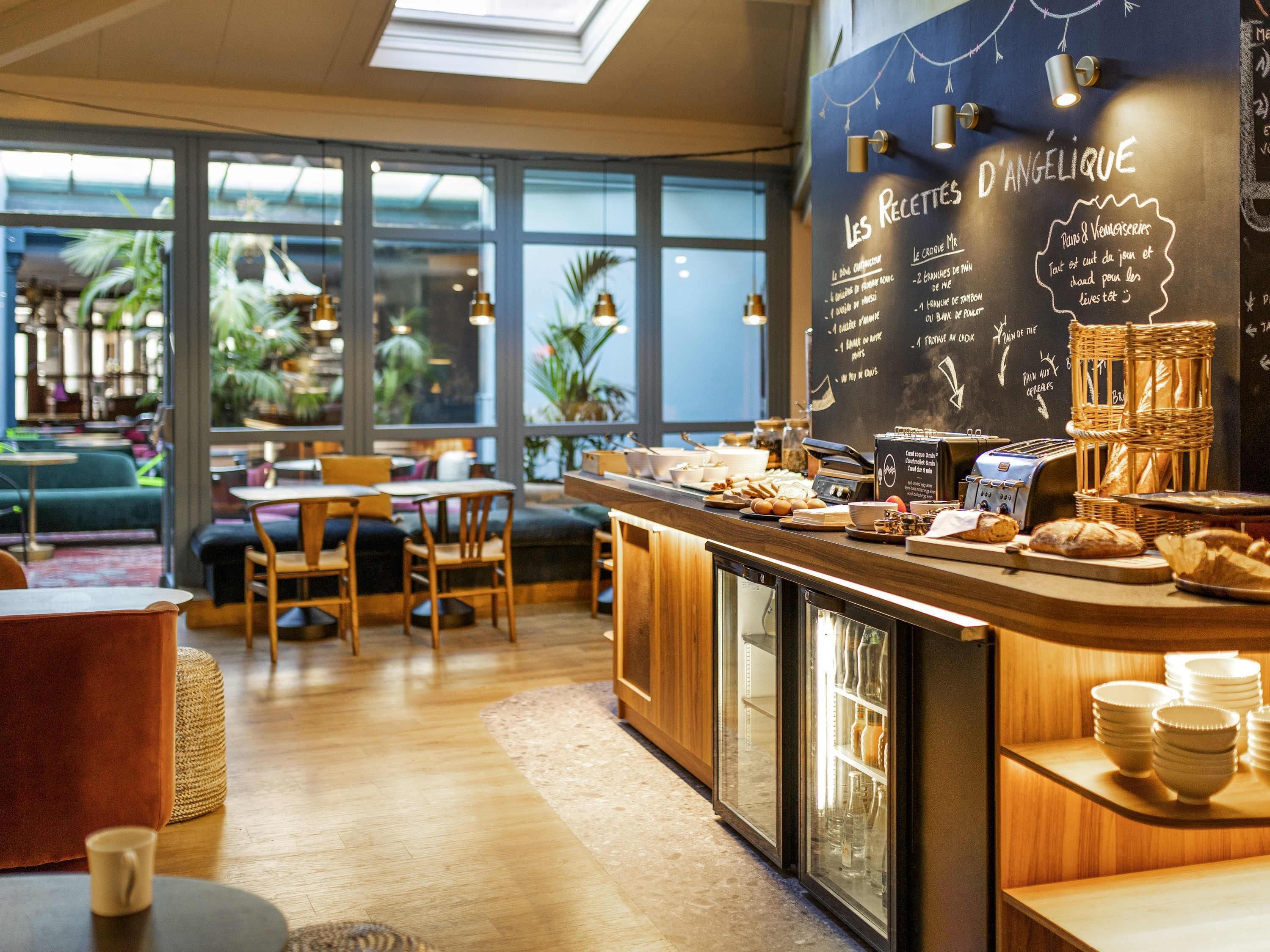 Breakfast area