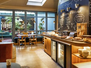 Breakfast area - ibis Styles Saint Étienne Gare Châteaucreux (Saint-Etienne)