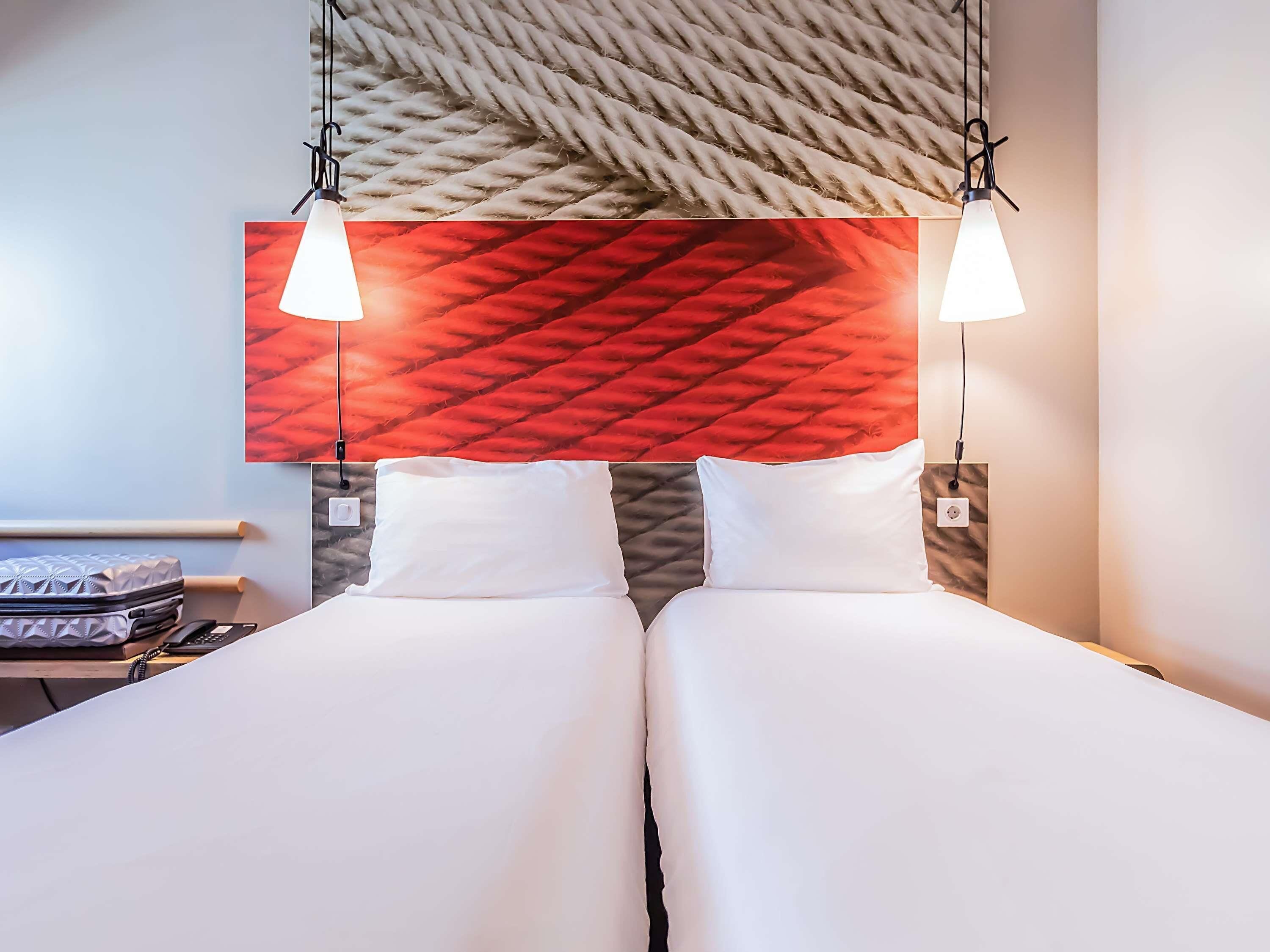 Standard Room, 2 Twin Beds (Sweet Bed) | Desk, blackout drapes, soundproofing, free WiFi