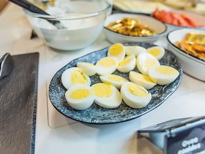Daily full breakfast (EUR 10 per person)