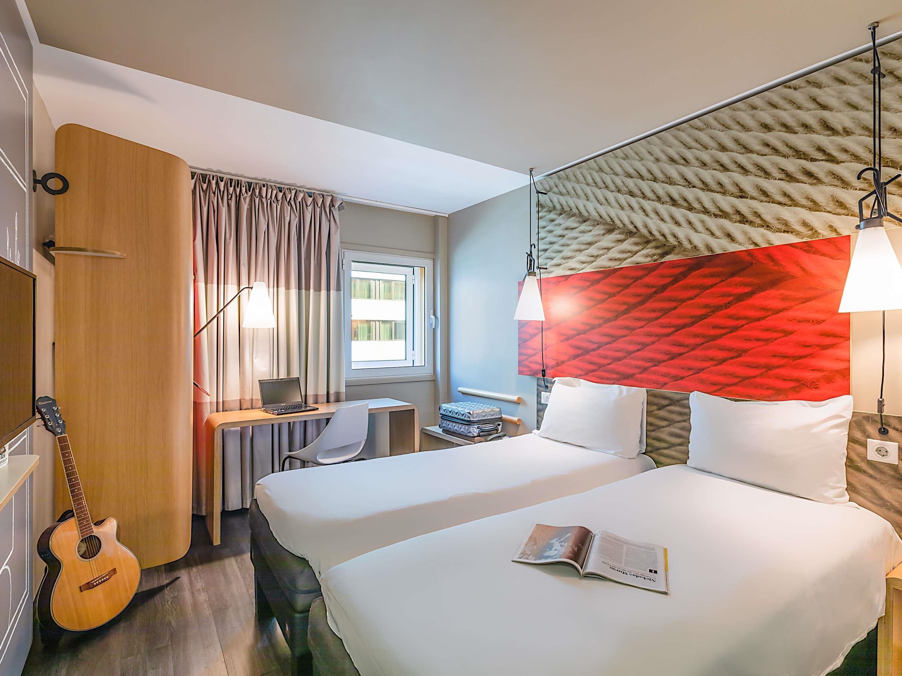 standard room, 2 single beds (sweet bed) | desk, blackout curtains, soundproofing, free wifi