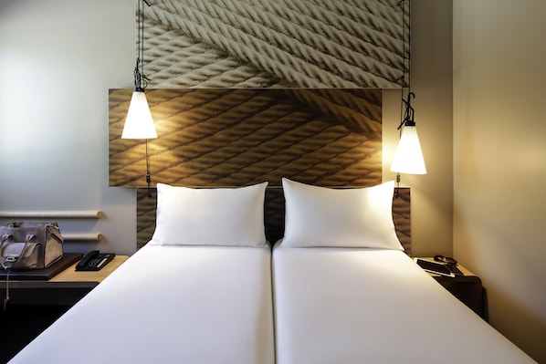 Standard Room, 2 Twin Beds (Sweet Bed) | Desk, blackout drapes, soundproofing, free WiFi