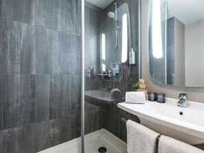 Standaard kamer, 1 tweepersoonsbed (Sweet Bed) | Een bureau, verduisterende gordijnen, geluiddichte muren, gratis wifi
