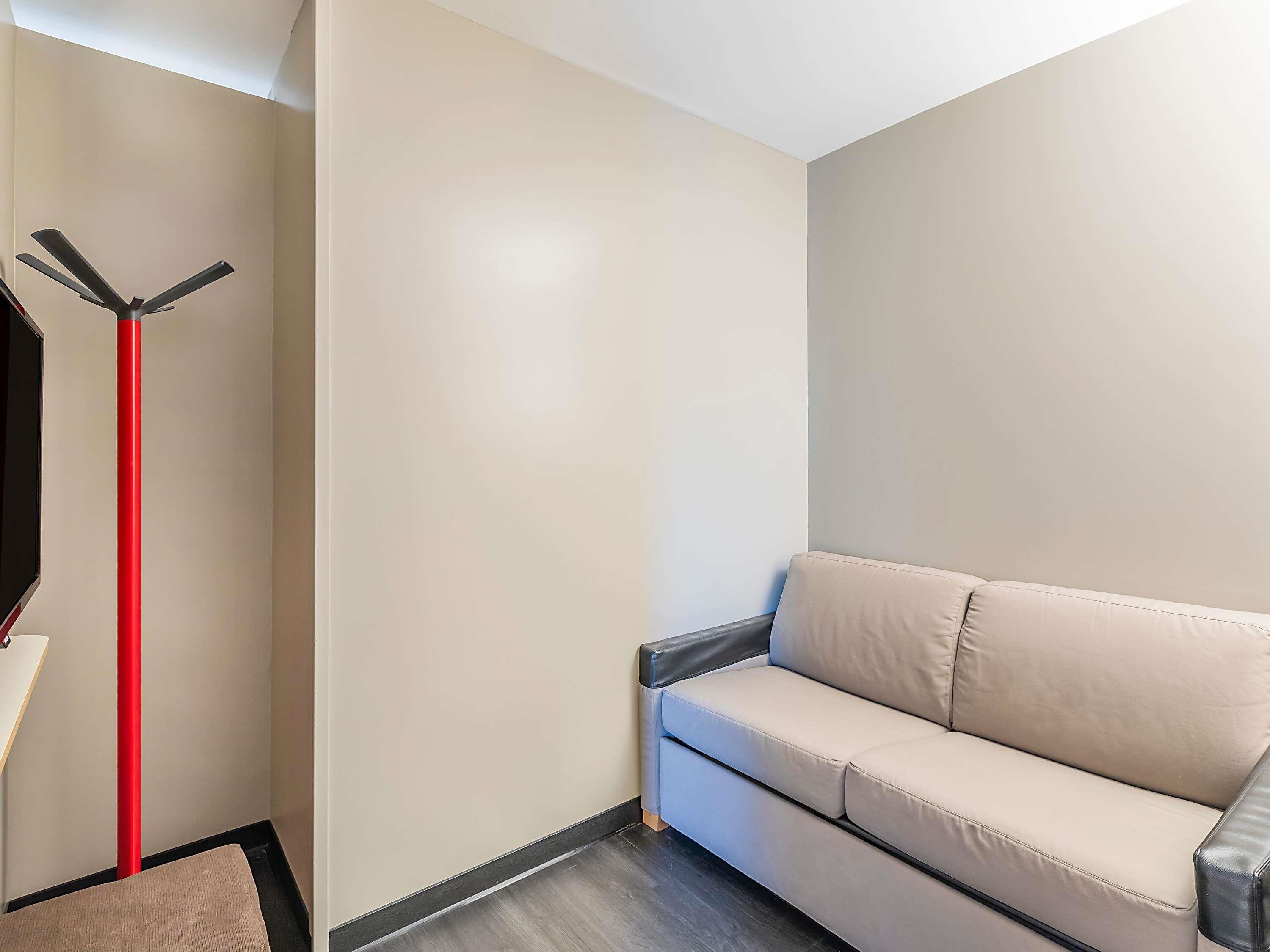 Suite, 1 Queen-Bett und Schlafsofa | Schreibtisch, Verdunkelungsvorhänge, schallisolierte Zimmer