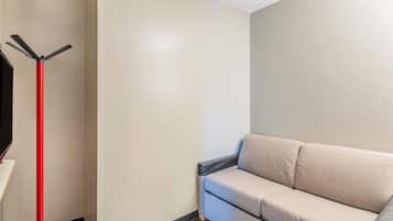 Suite, 1 Queen-Bett und Schlafsofa | Schreibtisch, Verdunkelungsvorhänge, schallisolierte Zimmer