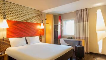 Desk, blackout curtains, soundproofing, free WiFi