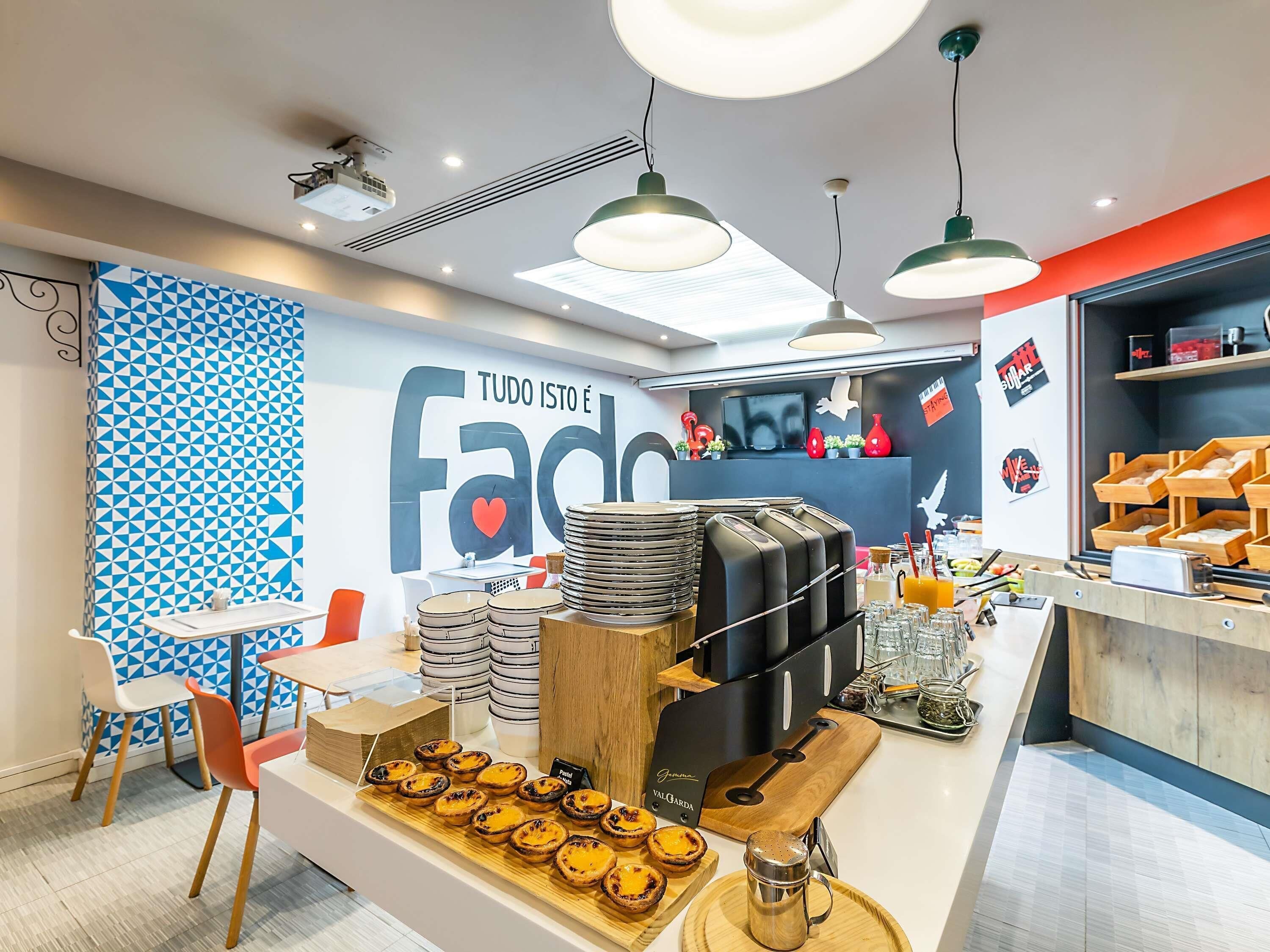 Daily full breakfast (EUR 10 per person)