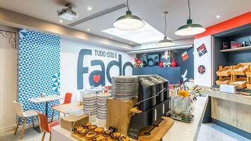 Daily full breakfast (EUR 10 per person)