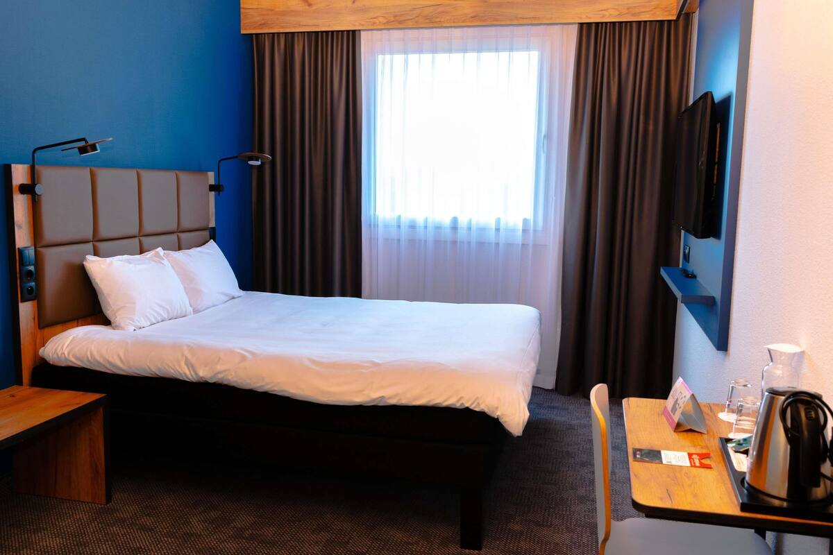 Deluxe Room, 1 Double Bed | Exterior