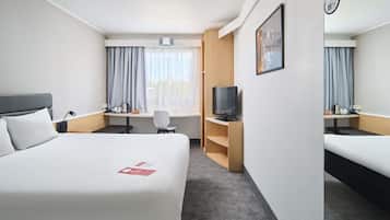 Premium bedding, in-room safe, desk, laptop workspace