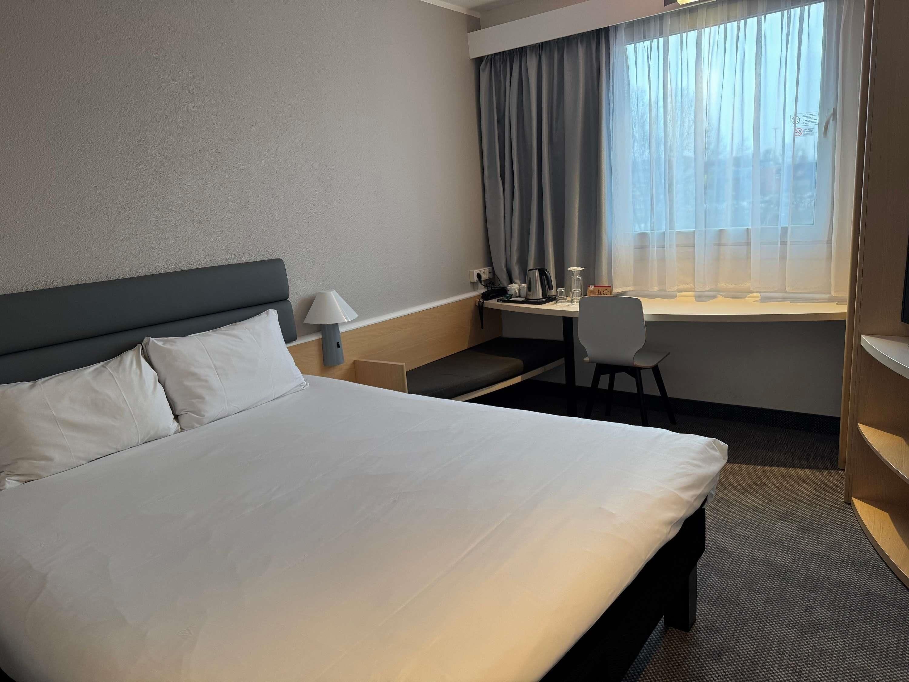 Phòng, 1 giường đôi | Bộ đồ giường cao cấp, két bảo mật tại phòng, bàn 