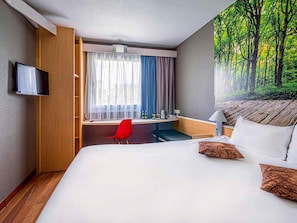 Double Room | Premium bedding, in-room safe, desk, laptop workspace