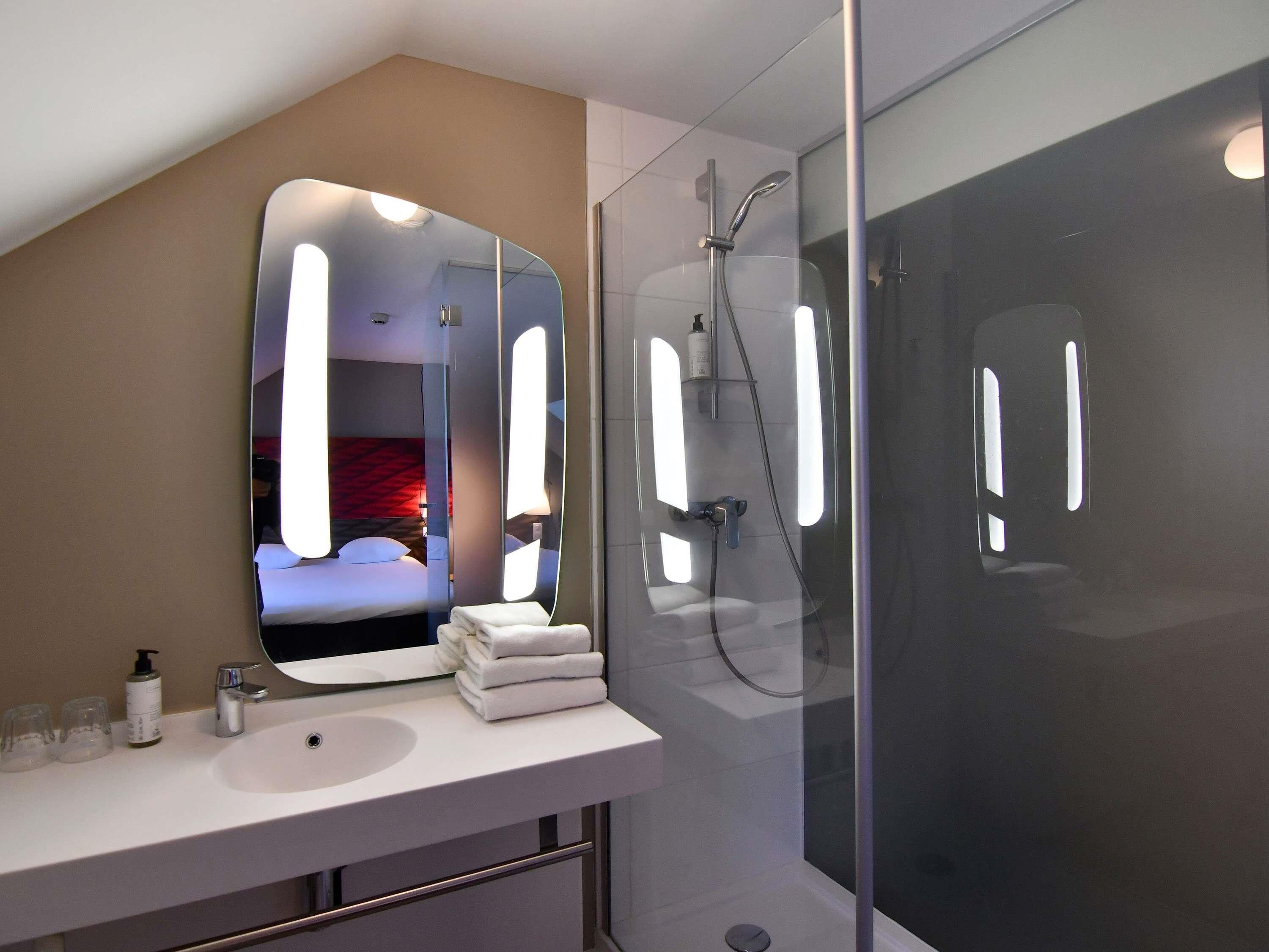 standard room, 2 single beds | blackout curtains, soundproofing, iron/ironing board