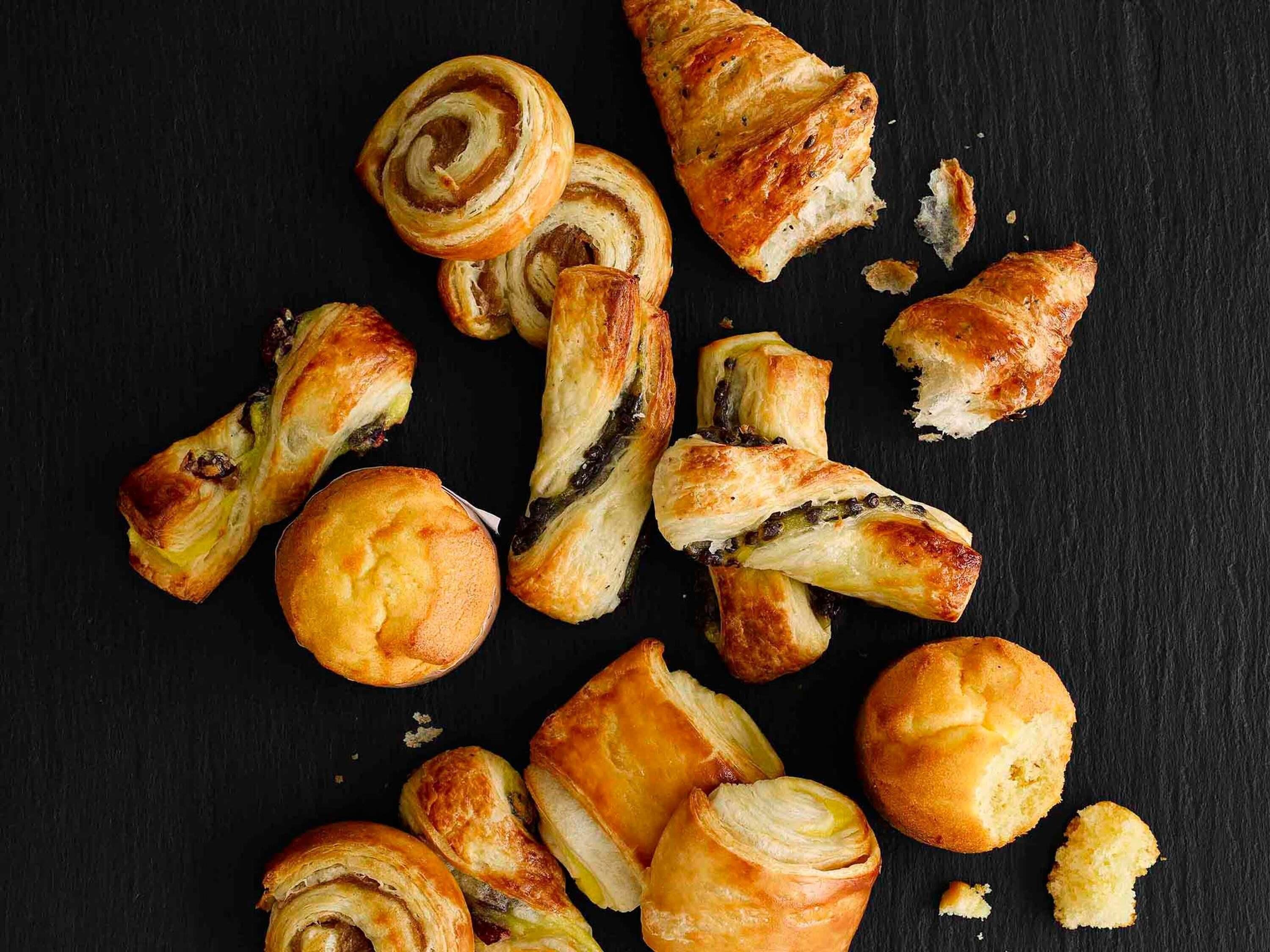 daily buffet breakfast (gbp 12 per person)