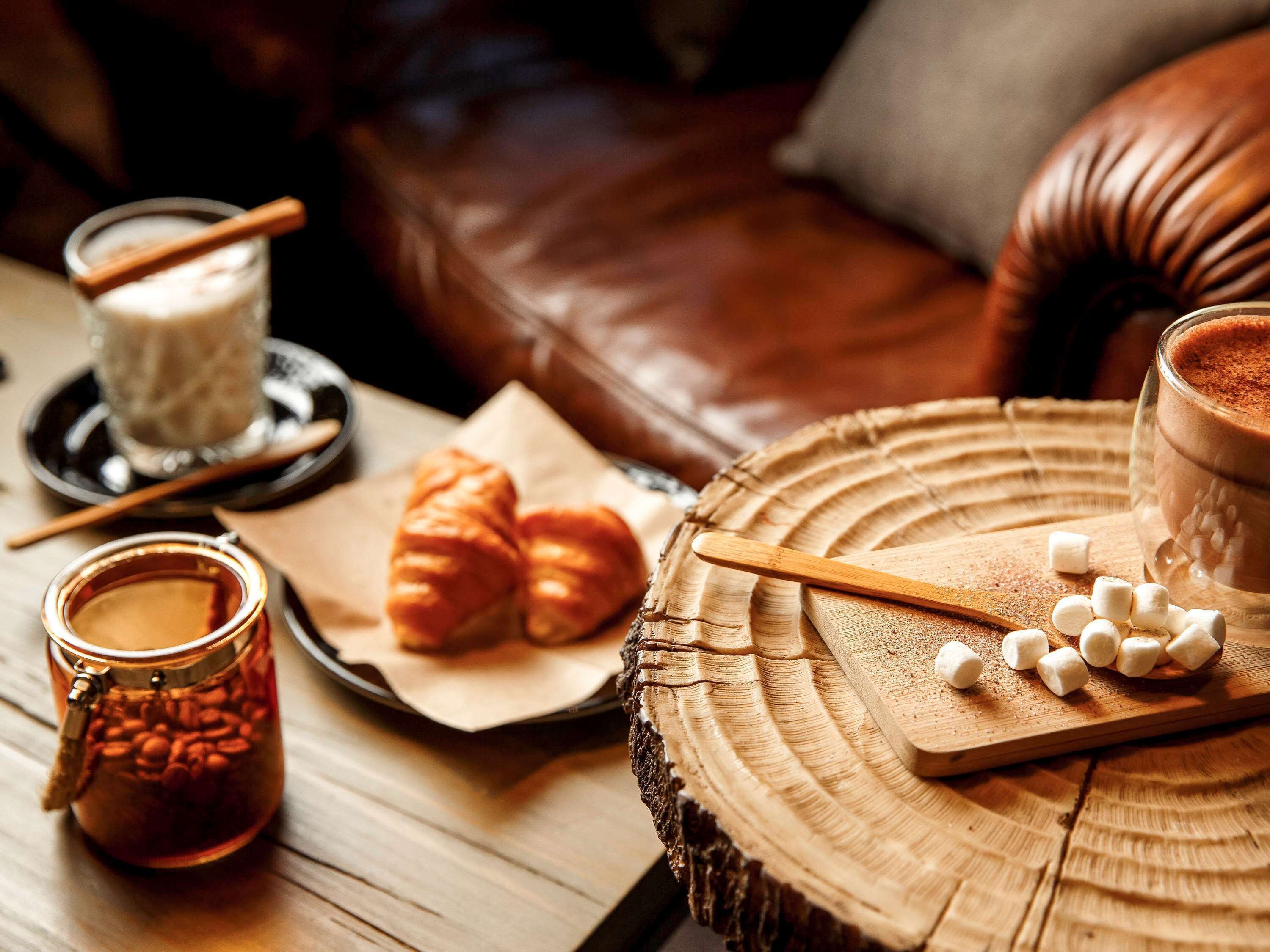 breakfast, lunch and dinner served