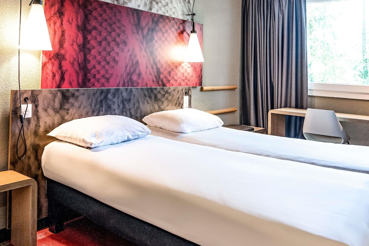 standard room, 2 single beds | premium bedding, pillow-top beds, individually decorated