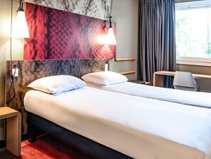 Standard Room, 2 Twin Beds | Premium bedding, pillowtop beds, individually decorated