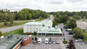 Vista frontal de la propiedad