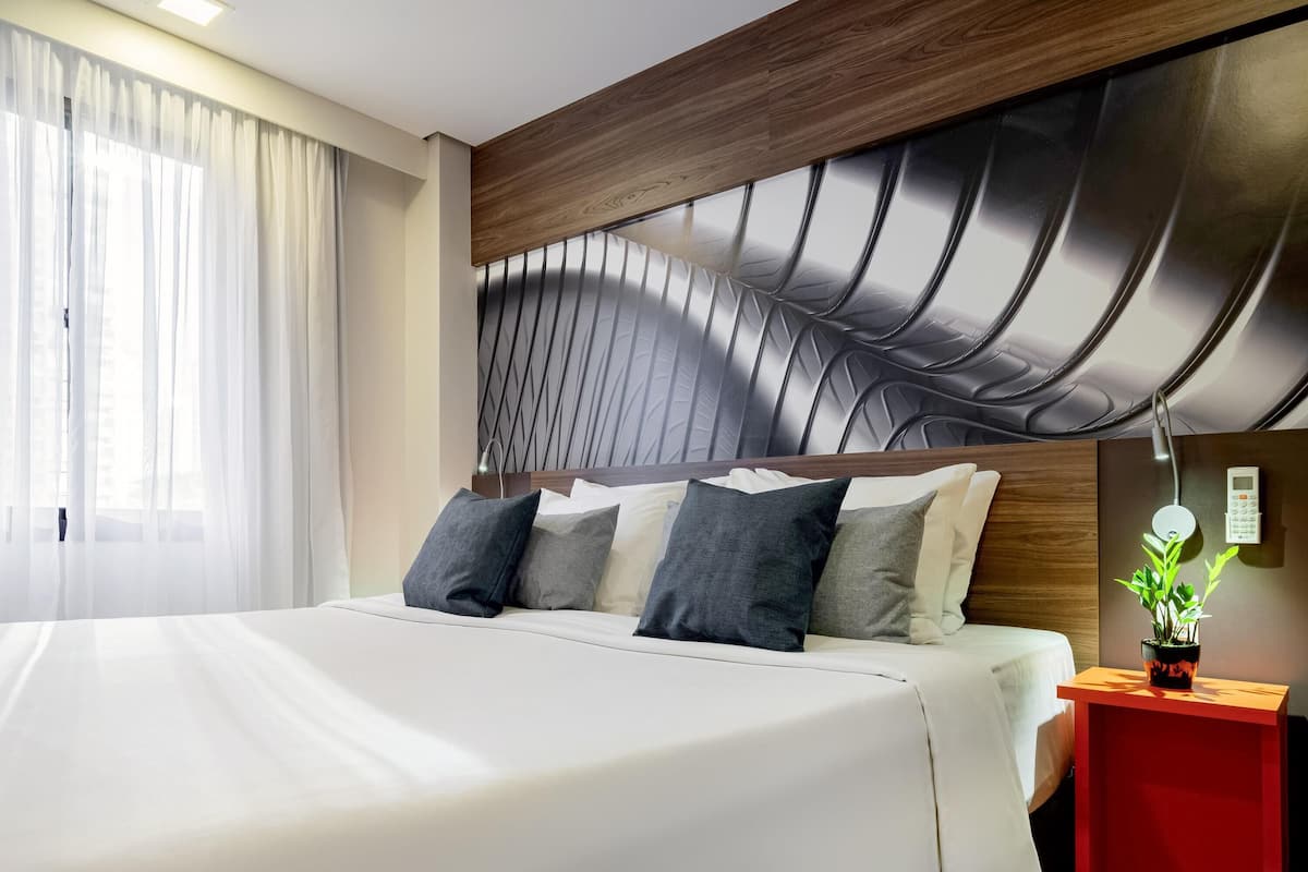 Minibar, in-room safe, laptop workspace, blackout curtains