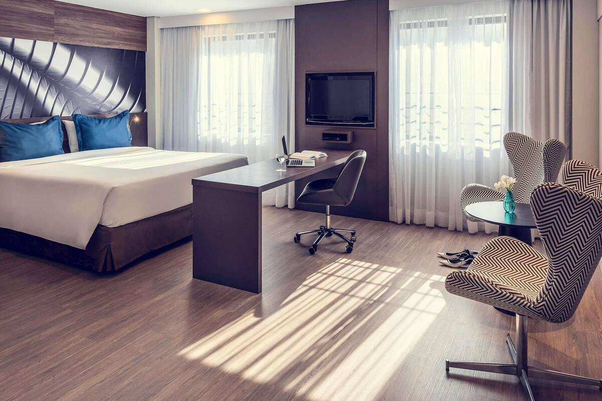 Minibar, caja fuerte, espacio para trabajar con un portátil