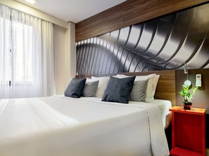 Minibar, in-room safe, laptop workspace, blackout drapes