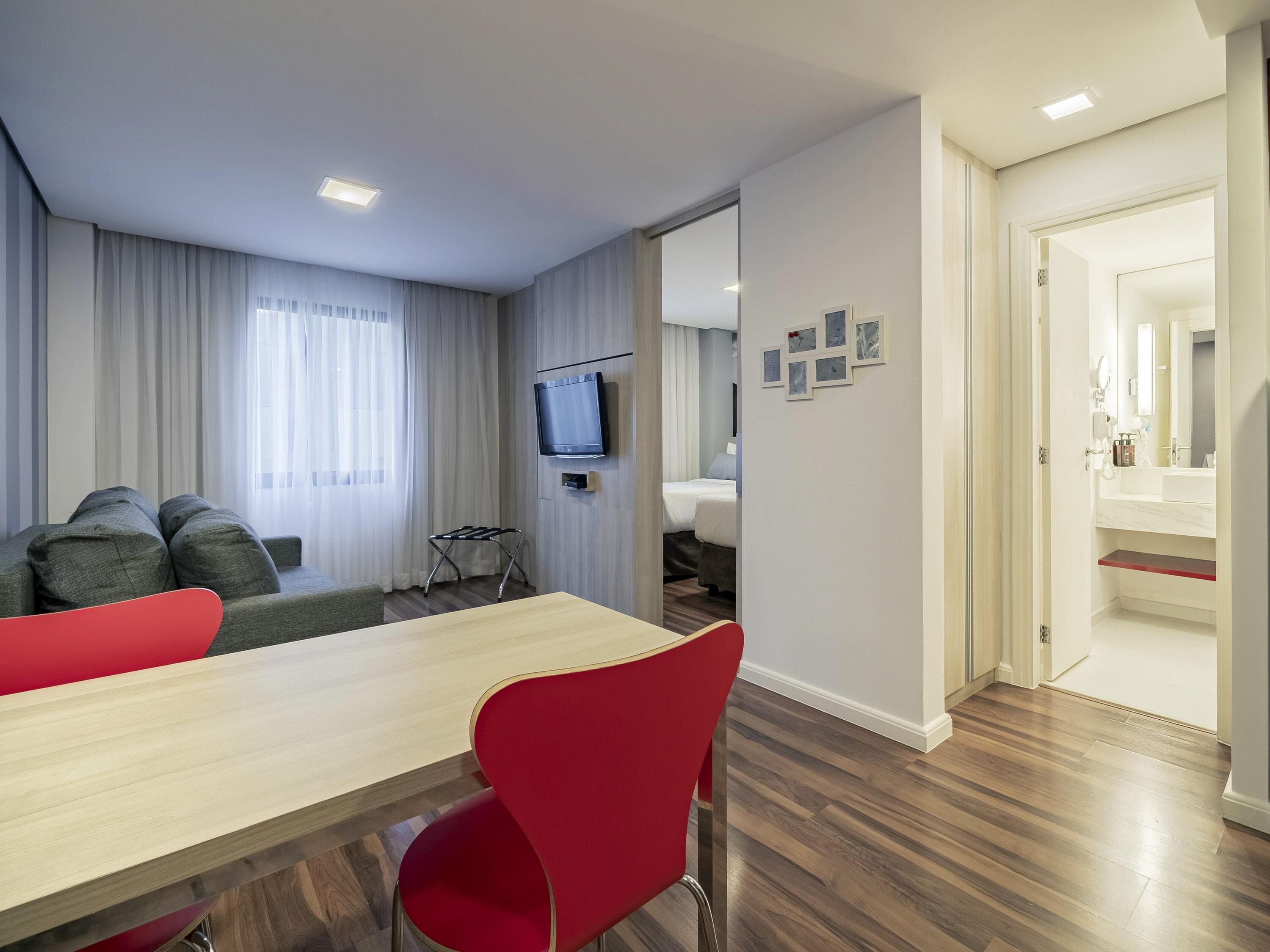 Departamento Confort, cocina | Minibar y caja de seguridad en la habitación 